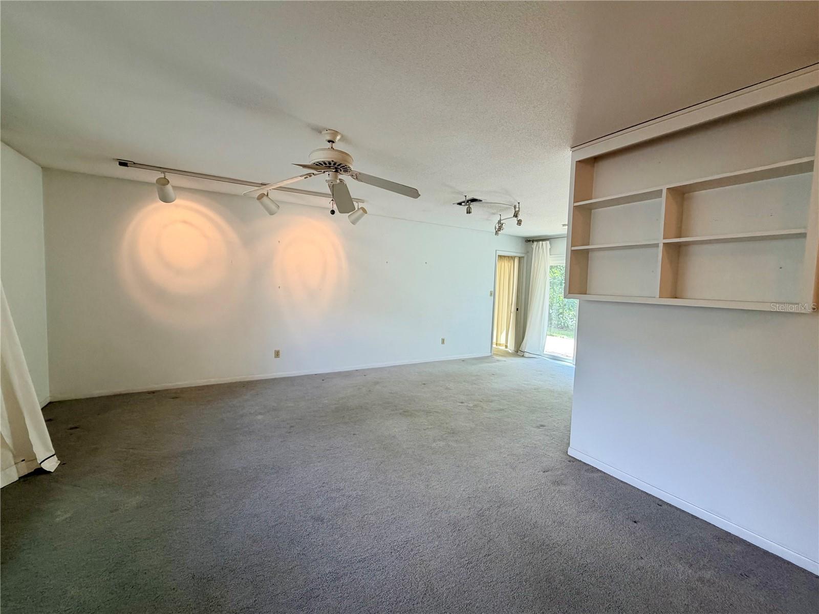 4003 Nw 34th Pl Property Photo 4