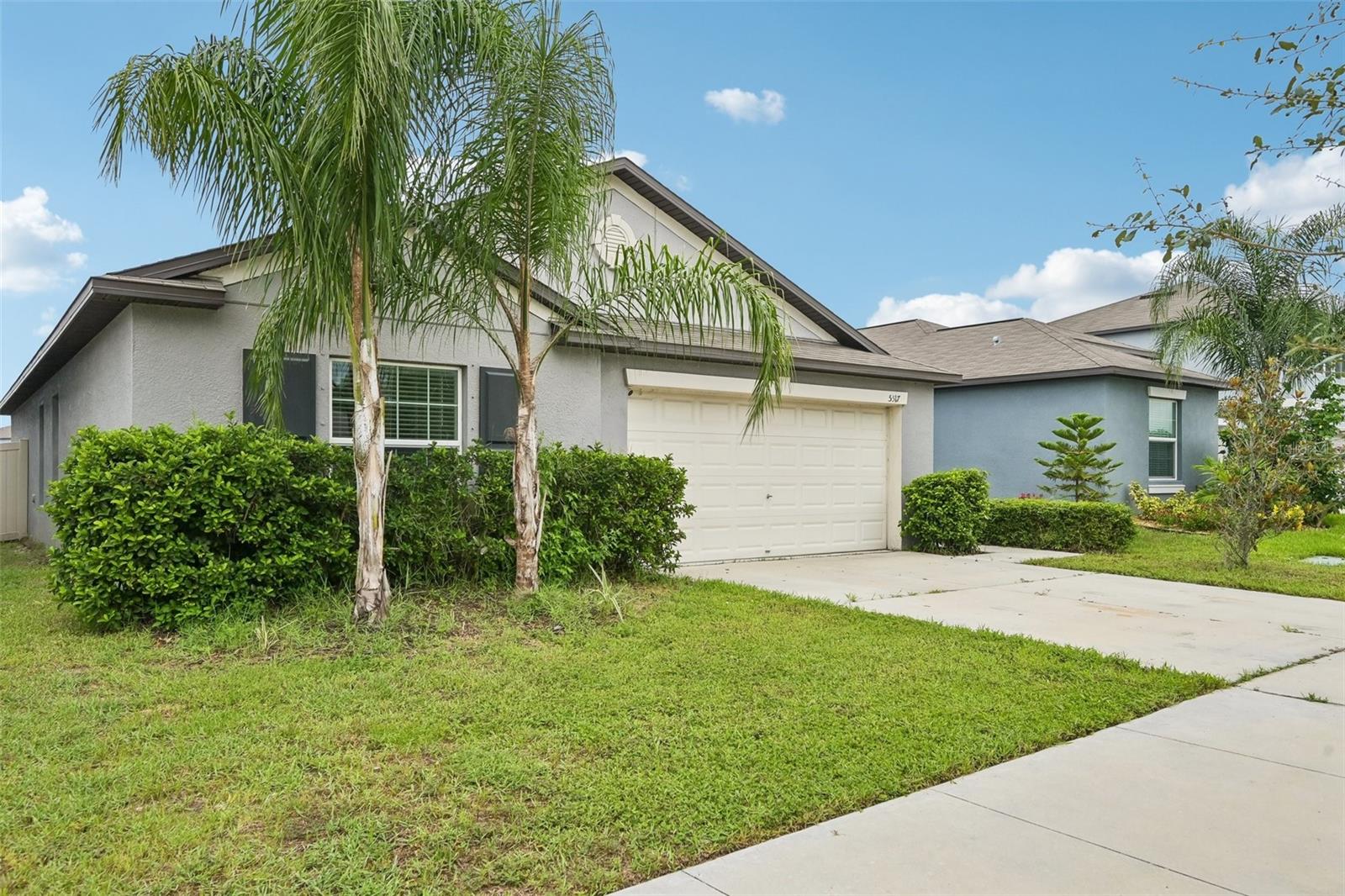 5517 Blue Azure Dr Property Photo 3