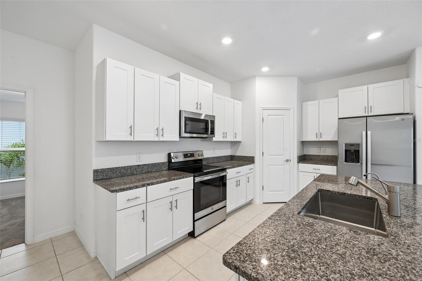 5517 Blue Azure Dr Property Photo 7