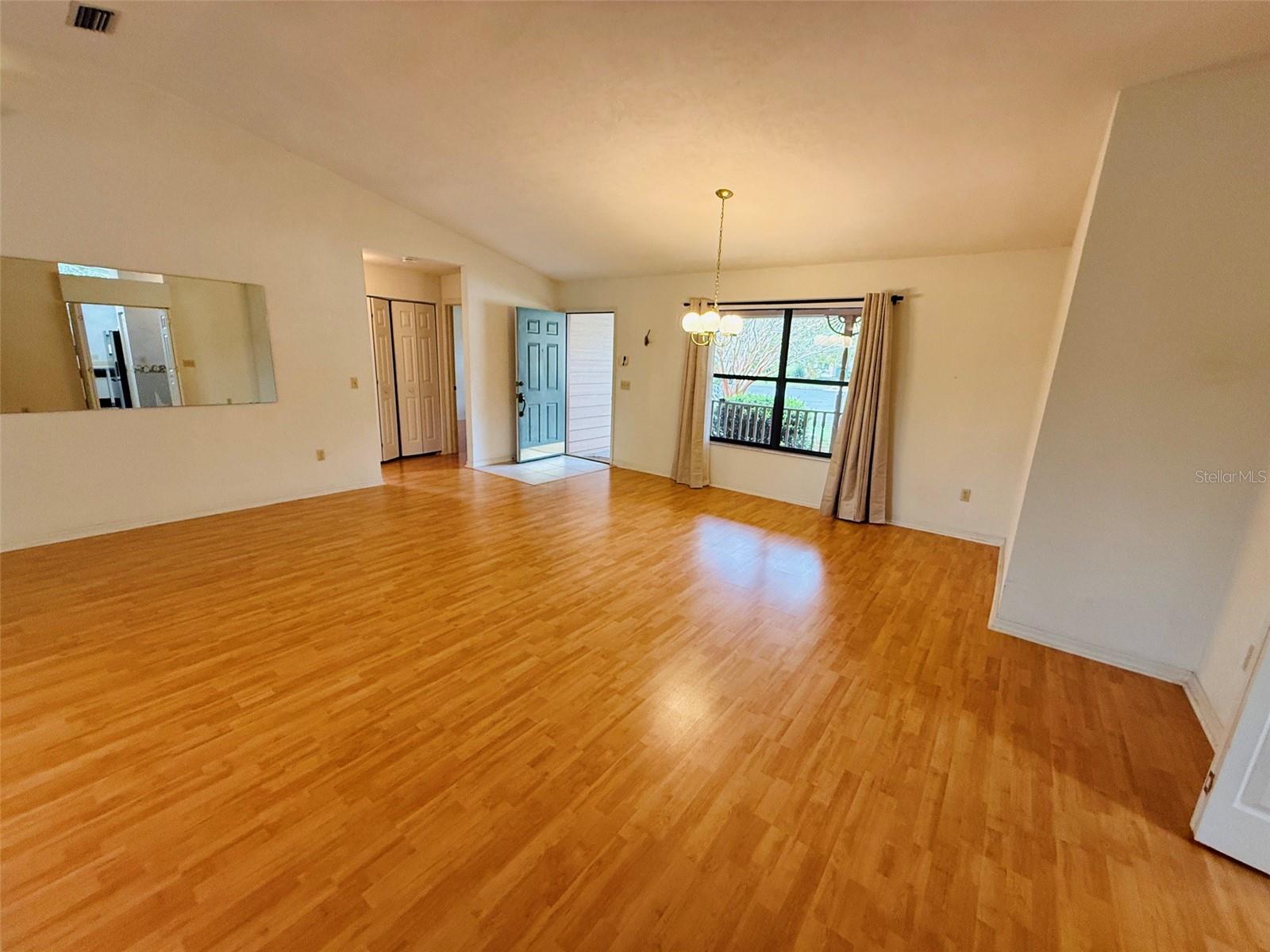 4625 Nw 21st Ter Property Photo 5
