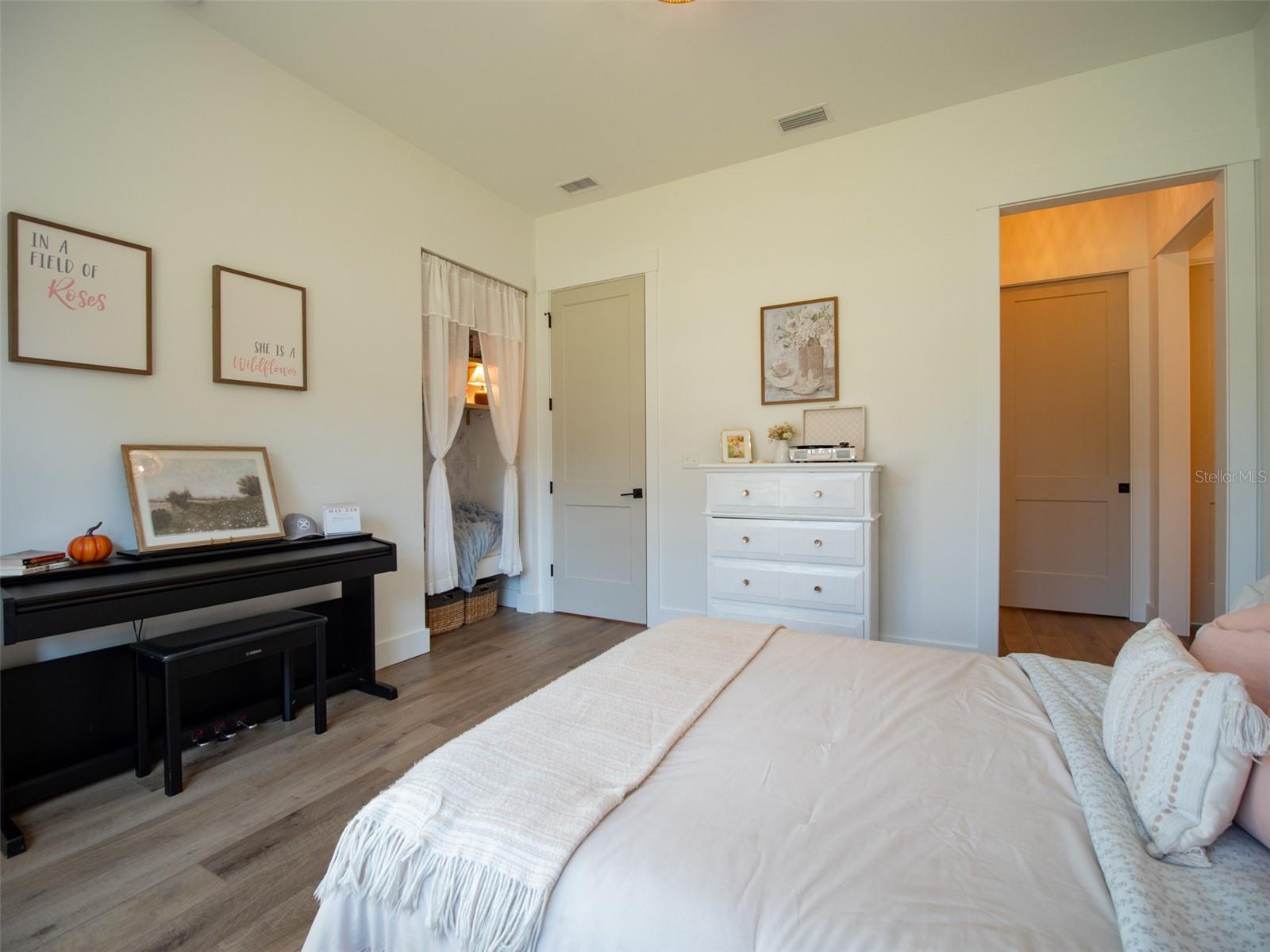 159 Sw Governors Gln Property Photo 35