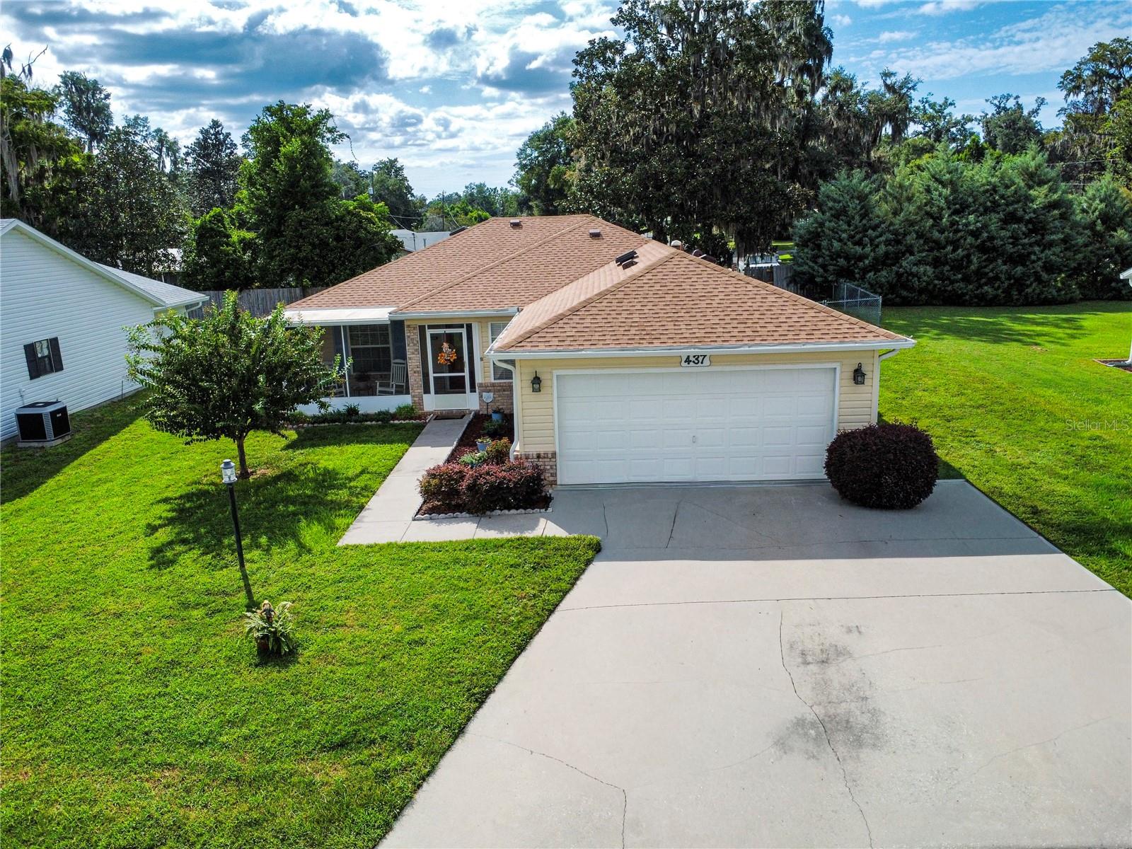 437 SE ROSEWOOD CIR