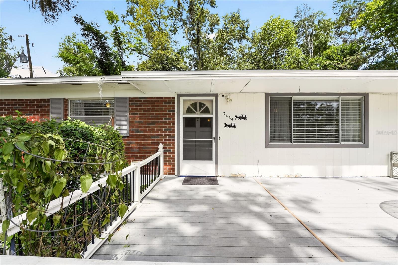 3224 Nw 30th Pl Property Photo 3