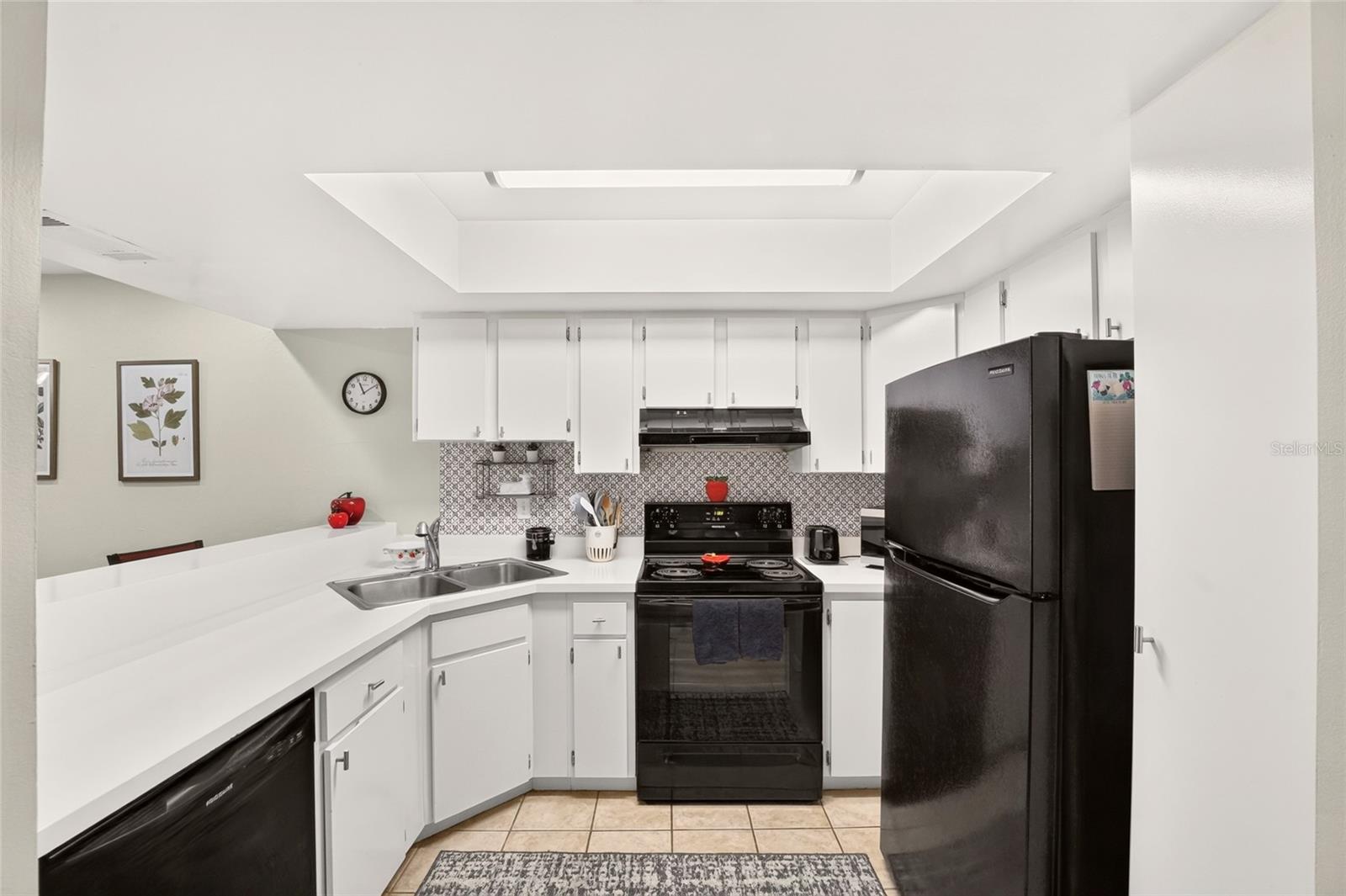 1434 Sw 25th Pl #c2 Property Photo 6