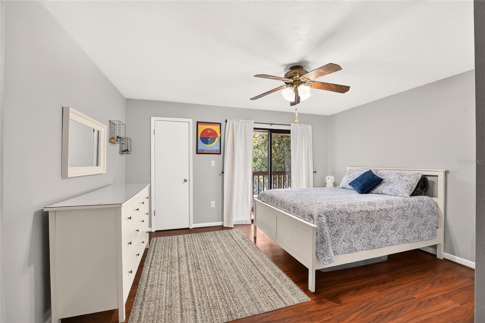 1434 Sw 25th Pl #c2 Property Photo 9