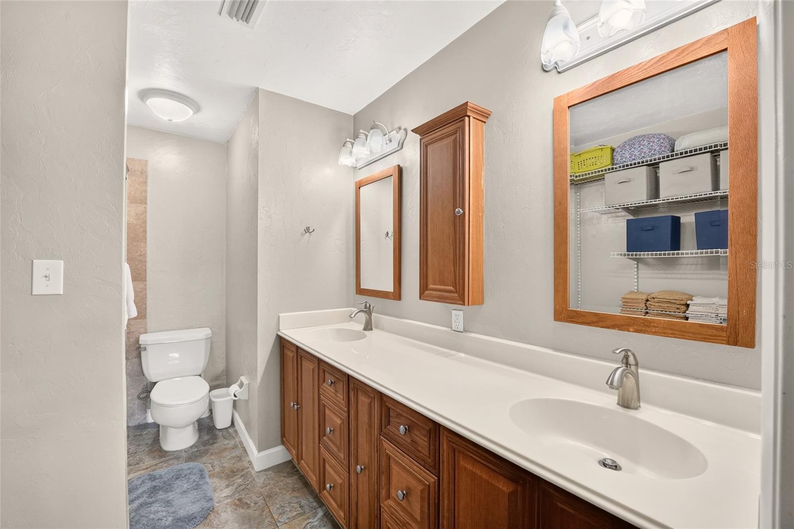 1434 Sw 25th Pl #c2 Property Photo 15