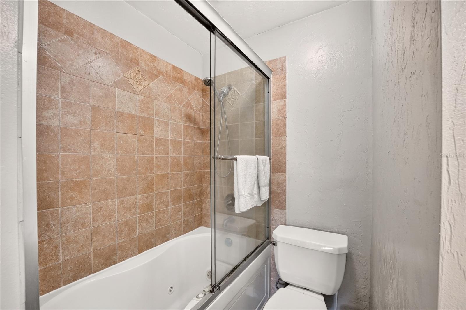 1434 Sw 25th Pl #c2 Property Photo 16