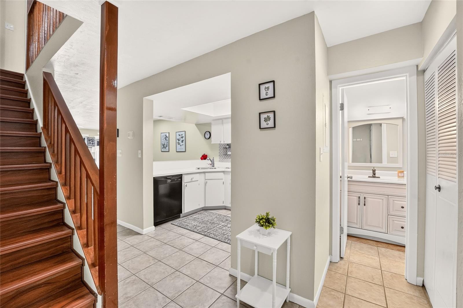 1434 Sw 25th Pl #c2 Property Photo 21