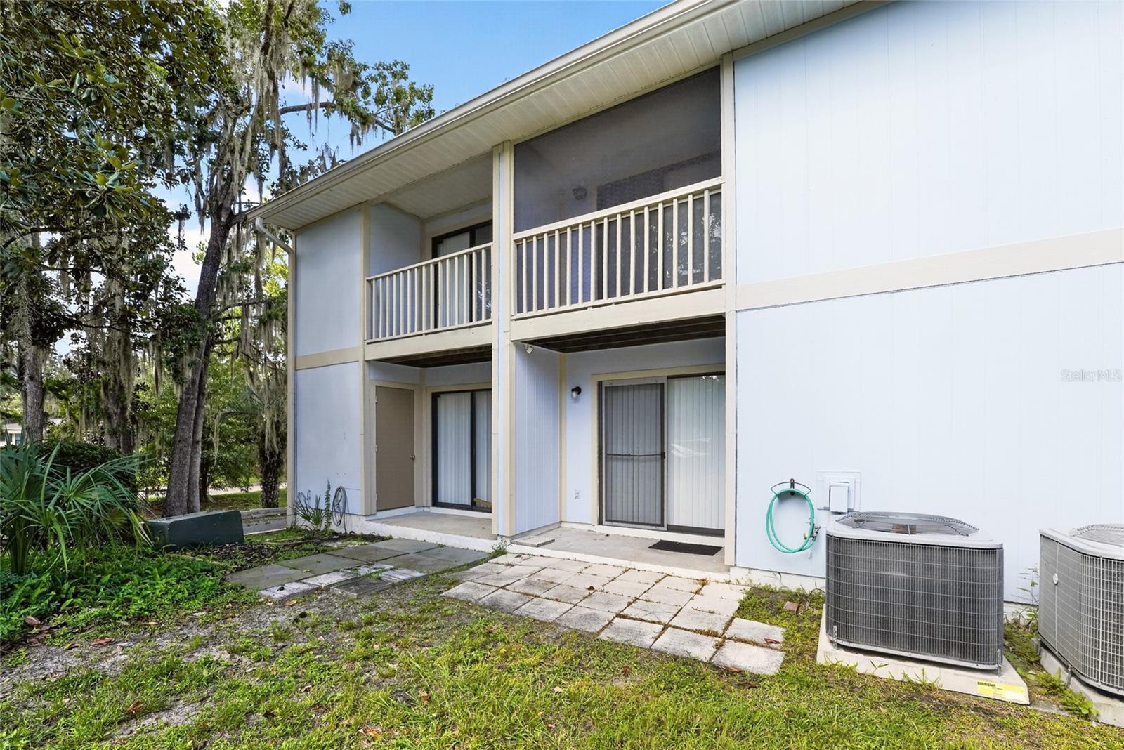 1434 Sw 25th Pl #c2 Property Photo 27