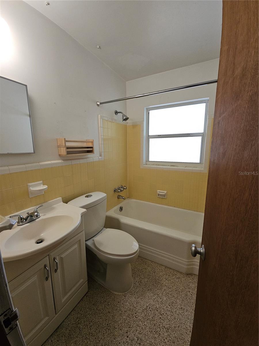931 Ne 6th Ave Property Photo 16