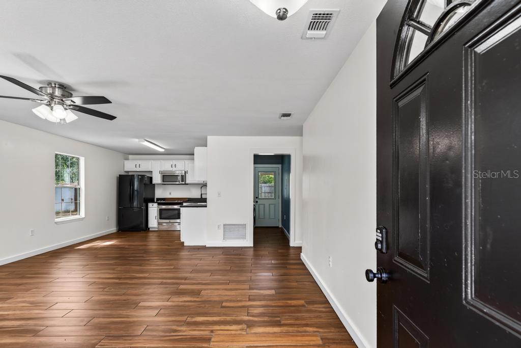 7156 Park St Property Photo 6