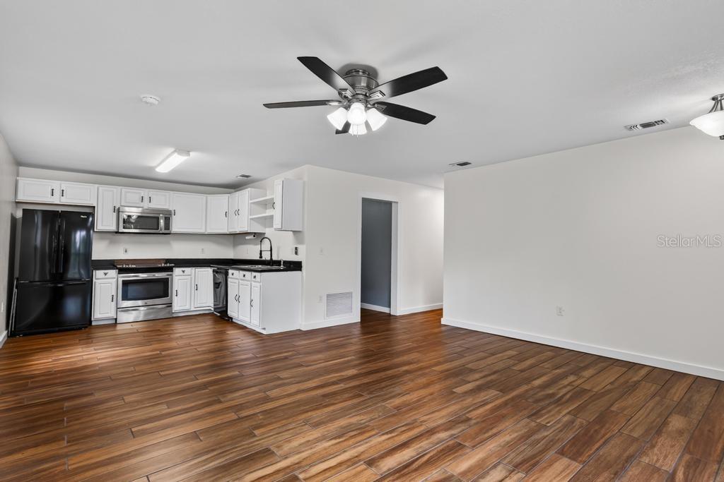 7156 Park St Property Photo 12