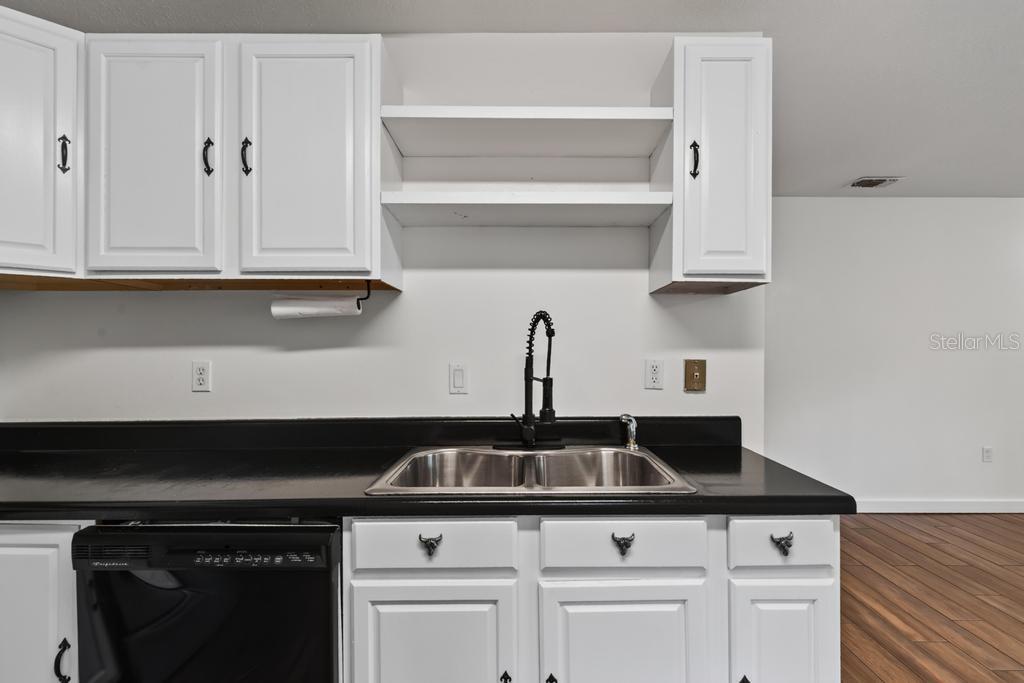 7156 Park St Property Photo 16
