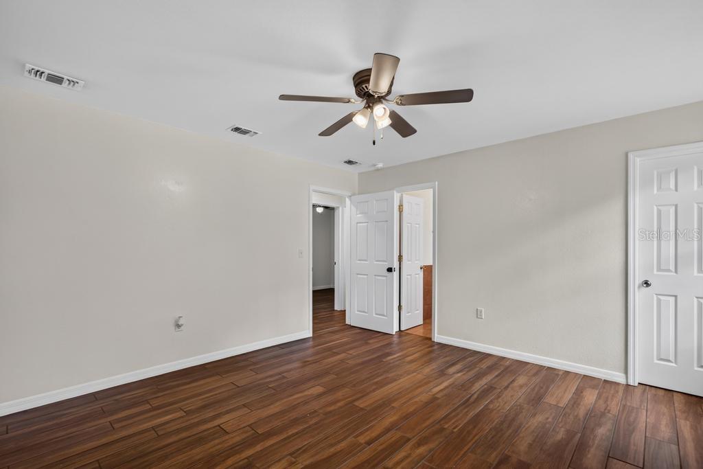 7156 Park St Property Photo 27