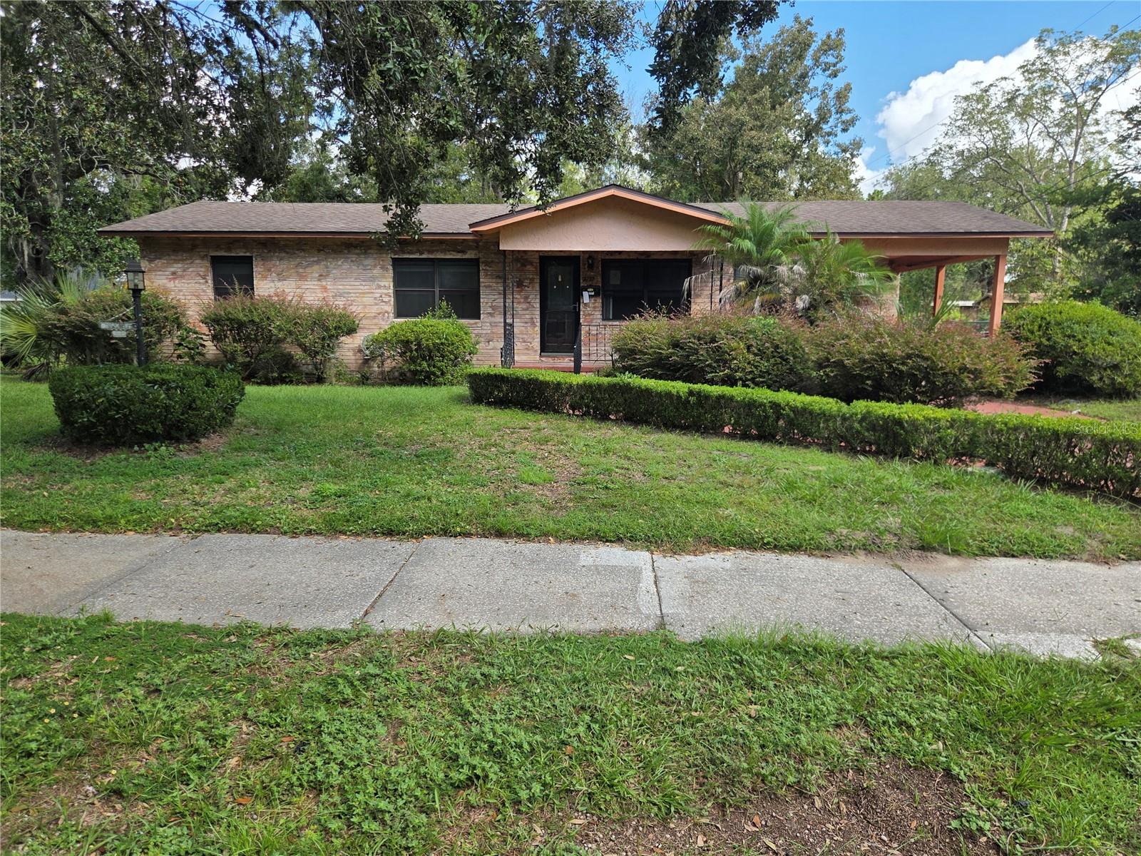 2212 Ne 8th Ave Property Photo 1