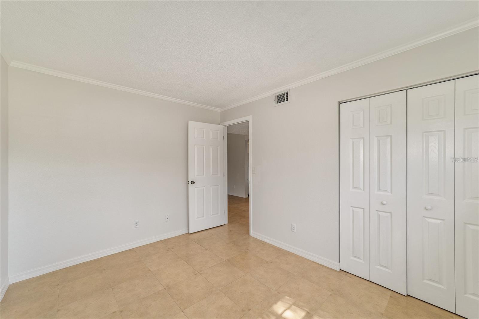 563 Midway Trak #k103 Property Photo 9