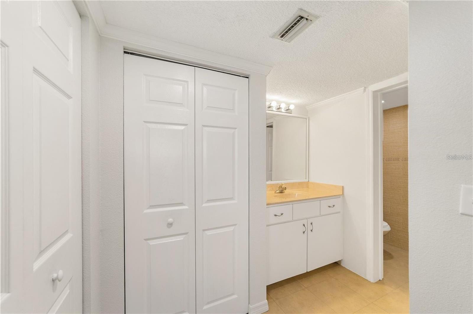 563 Midway Trak #k103 Property Photo 22