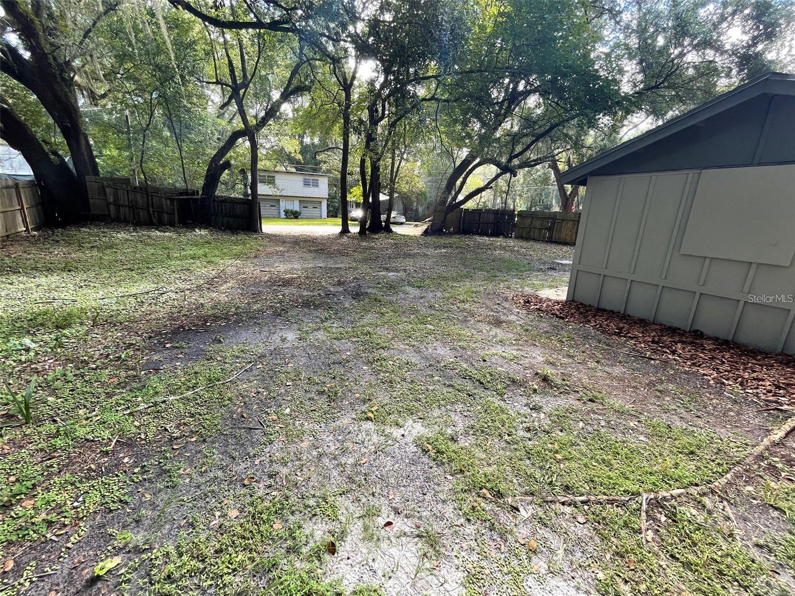 1940 E University Ave Property Photo 27