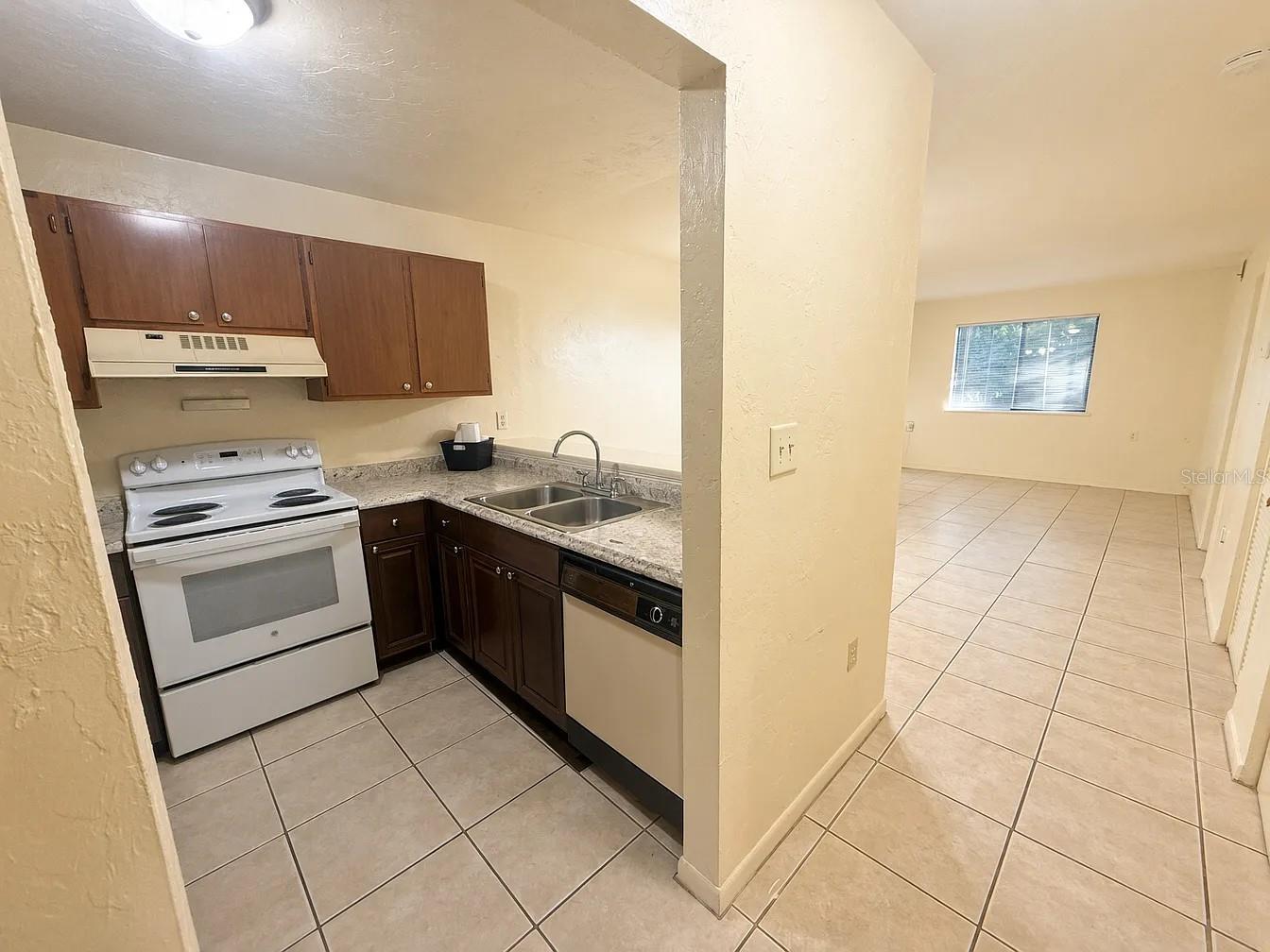 75 Se 16th Ave #a103 Property Photo 3