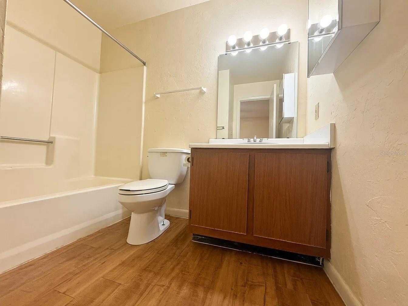 75 Se 16th Ave #a103 Property Photo 9
