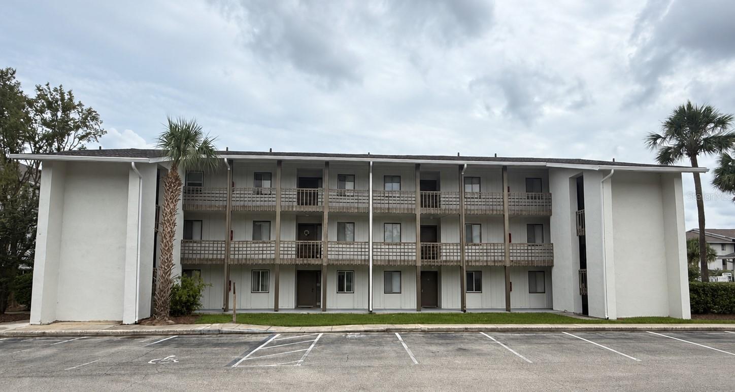 6519 W Newberry Rd #305 Property Photo 1