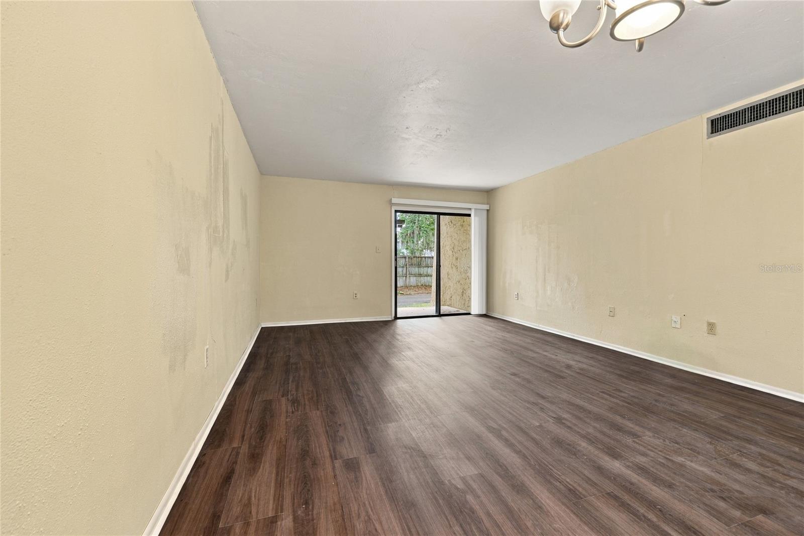 2811 Sw Archer Rd #t167 Property Photo 6