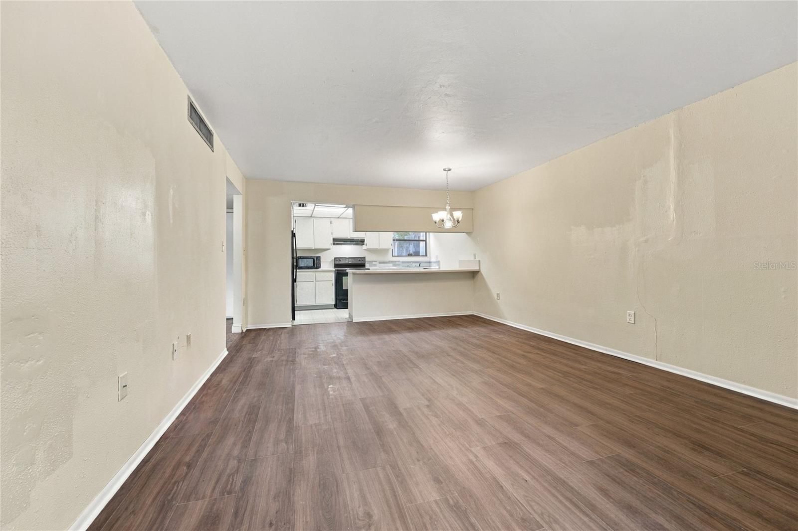 2811 Sw Archer Rd #t167 Property Photo 9