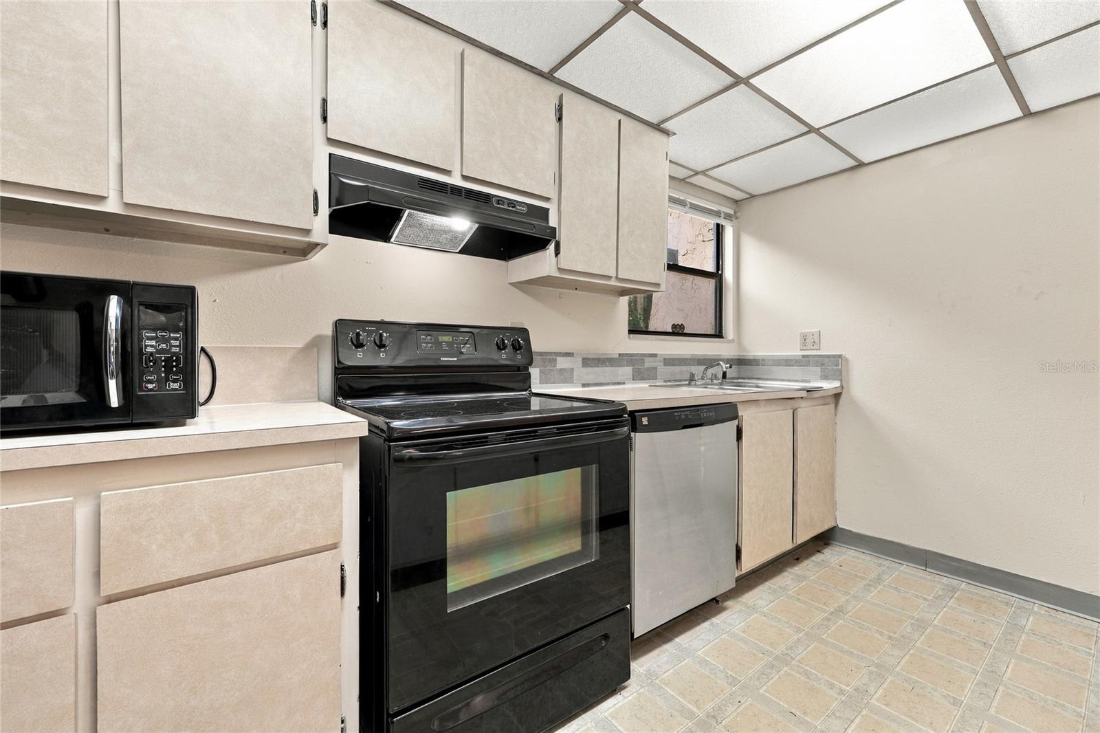 2811 Sw Archer Rd #t167 Property Photo 12