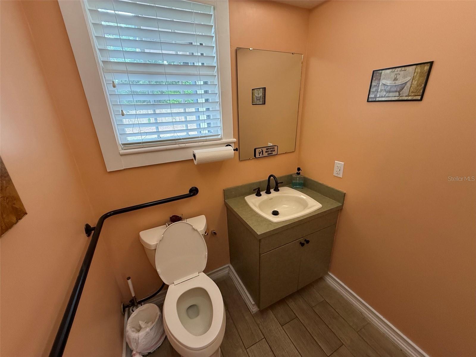 2226 Nw 8th Ct Property Photo 10