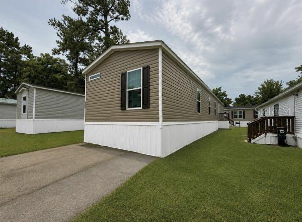 613 Queens Rd Property Photo 1