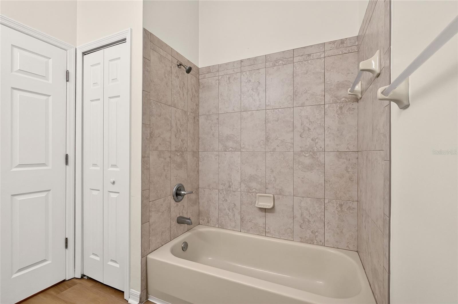79 Nw 48th Blvd #16 Property Photo 48