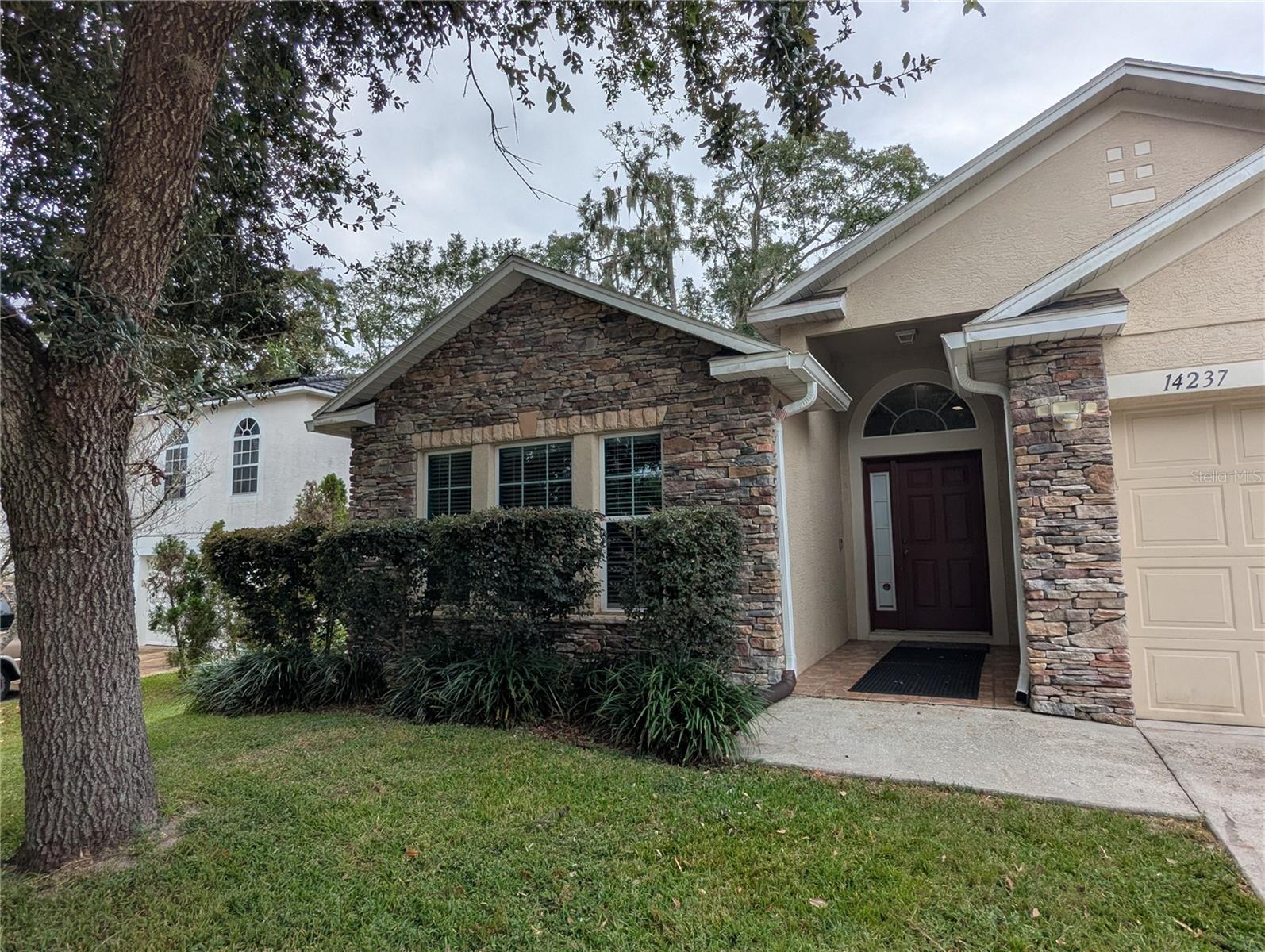 14237 Nw 159th Pl Property Photo 3