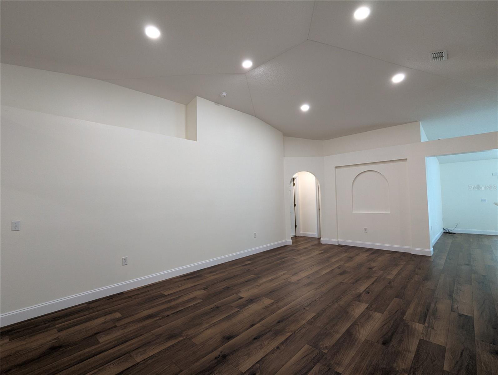 14237 Nw 159th Pl Property Photo 6