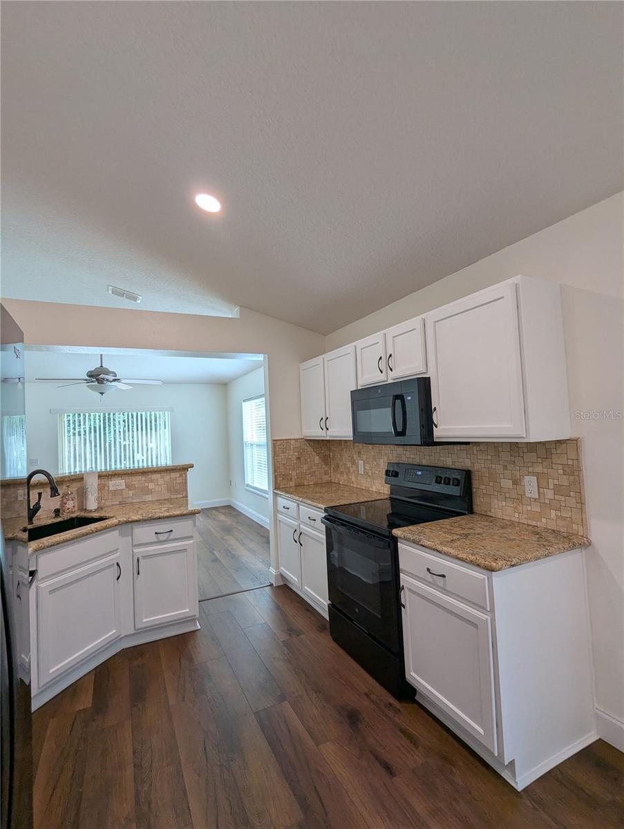 14237 Nw 159th Pl Property Photo 12