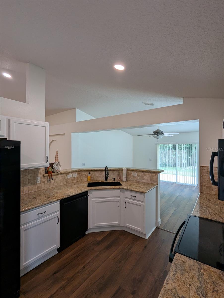 14237 Nw 159th Pl Property Photo 15