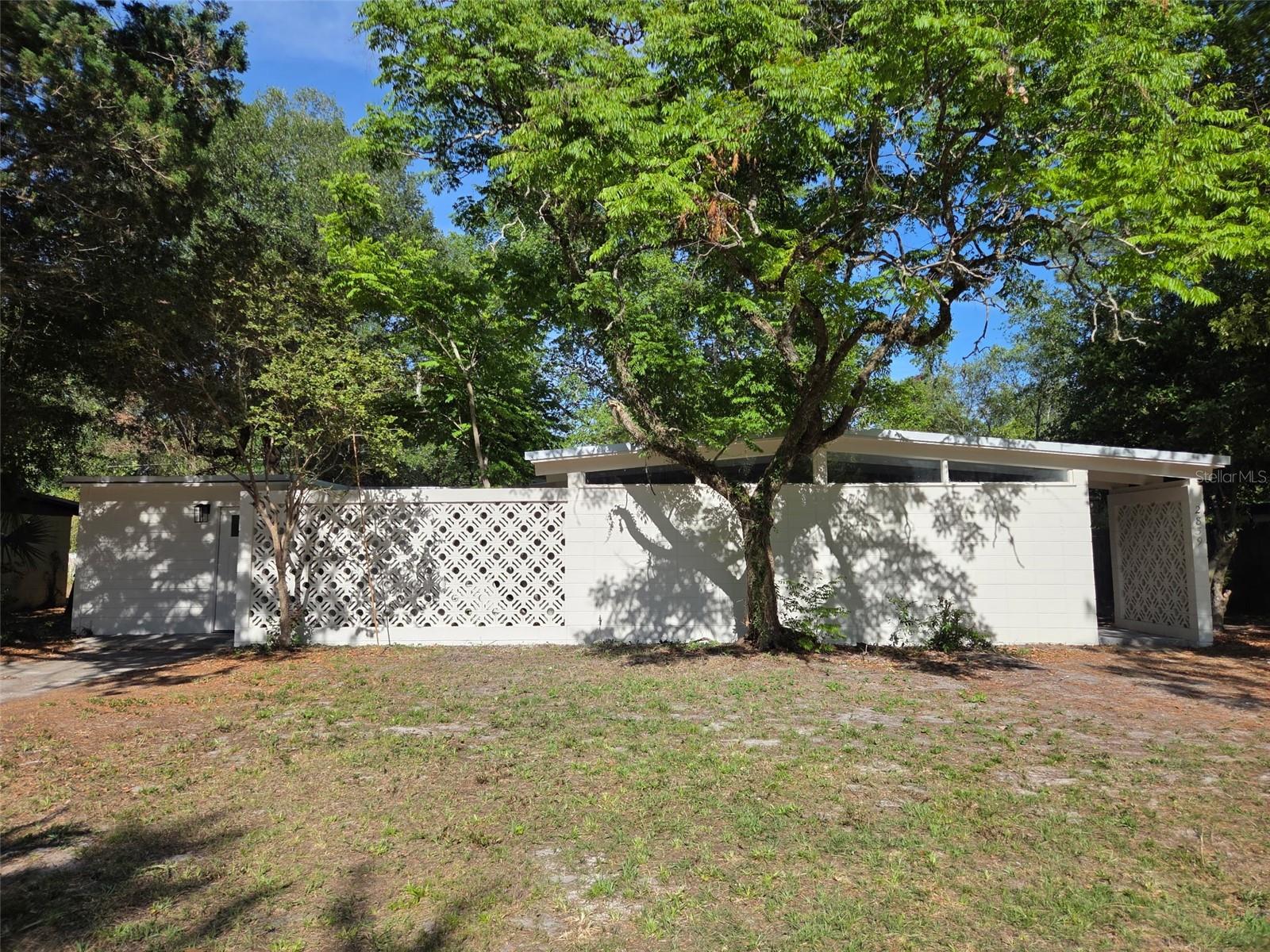 2839 Ne 10th Dr Property Photo 1