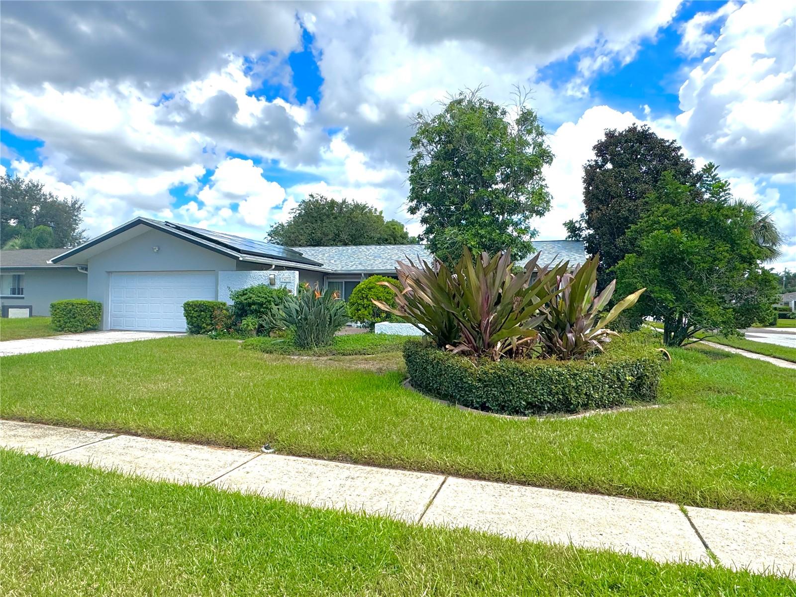 7471 132nd Way Property Photo 1