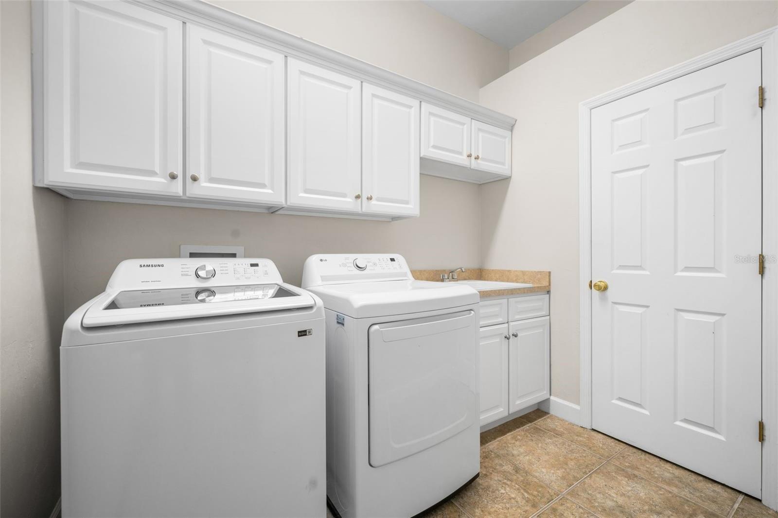 11952 Nw 69th Way Property Photo 33