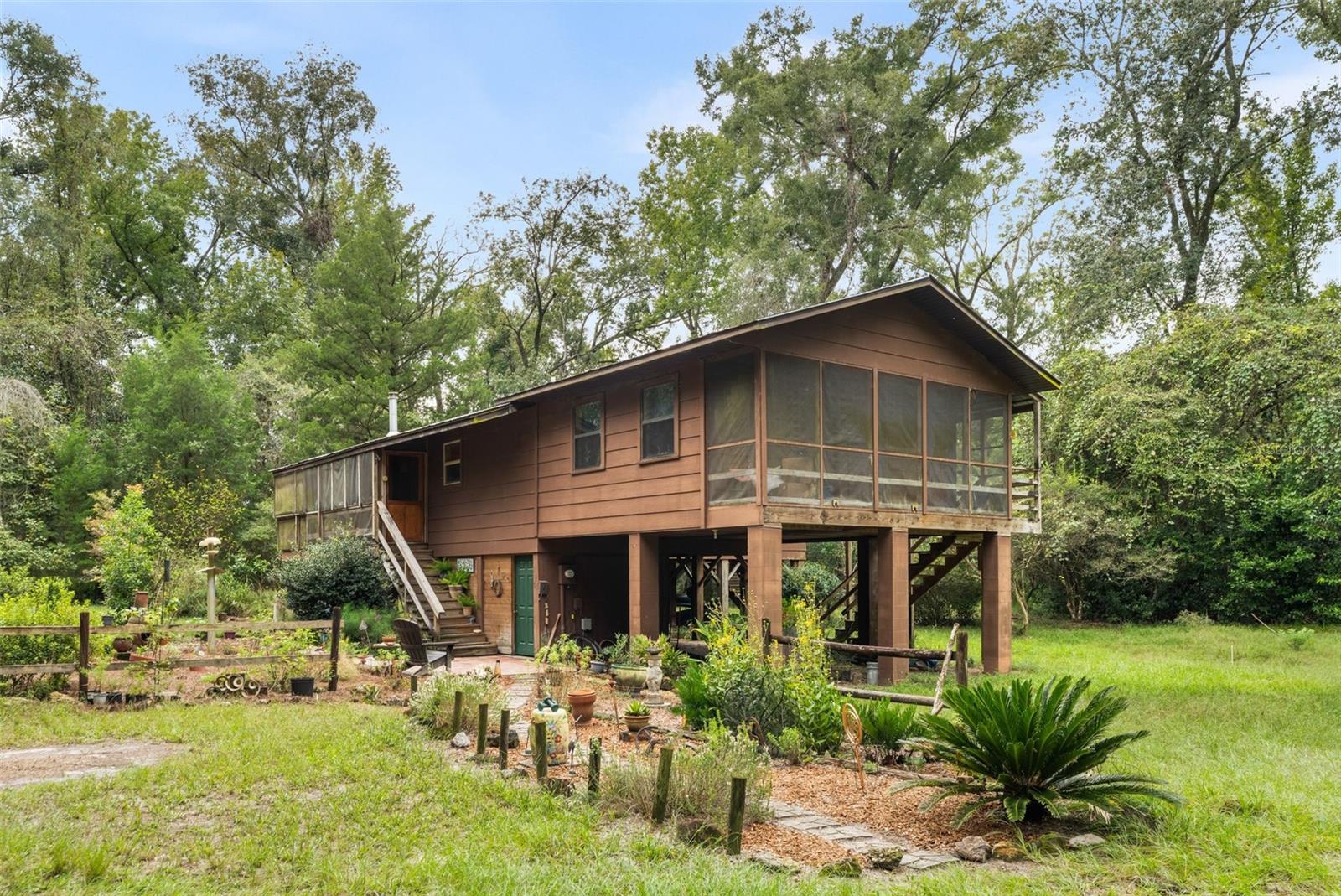 568 Sw Rattlesnake Gln Property Photo 1