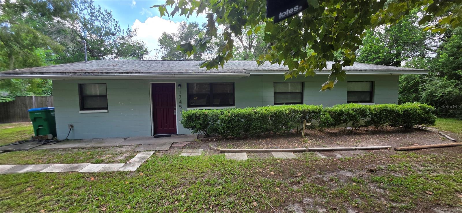17451 Southside Ct Property Photo 1