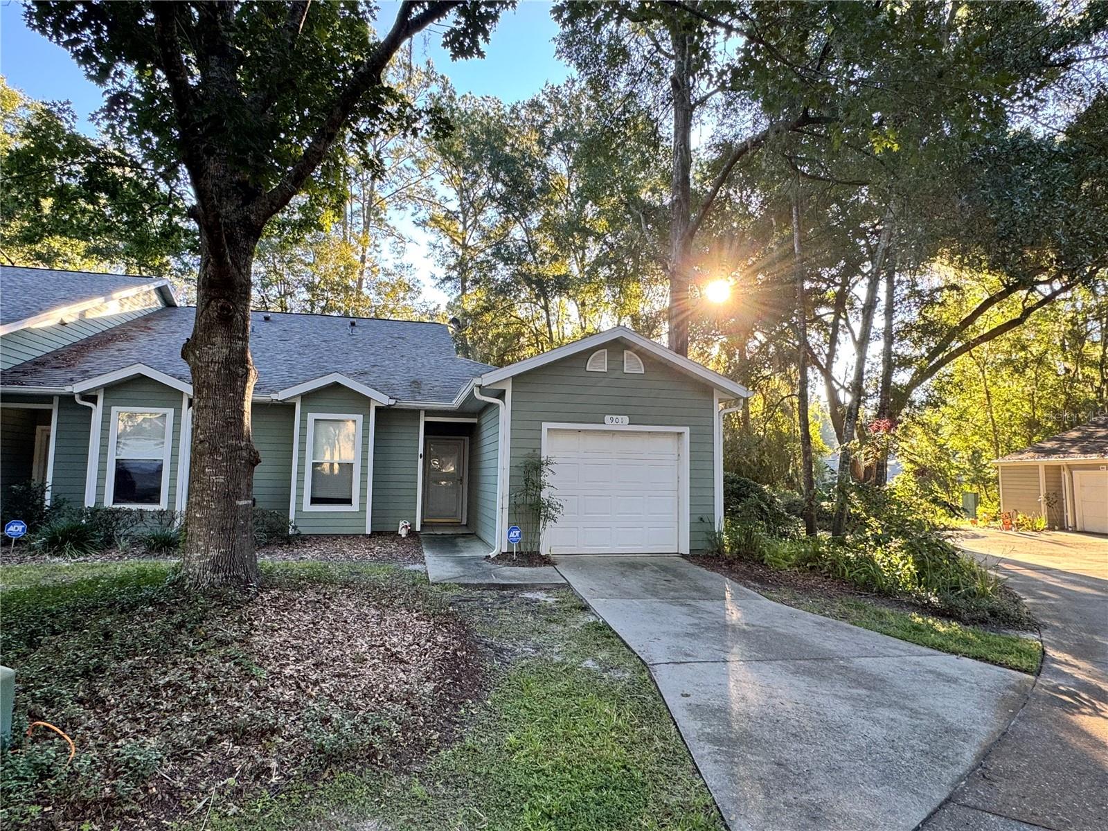 901 NW 124TH DR Property Photo 1