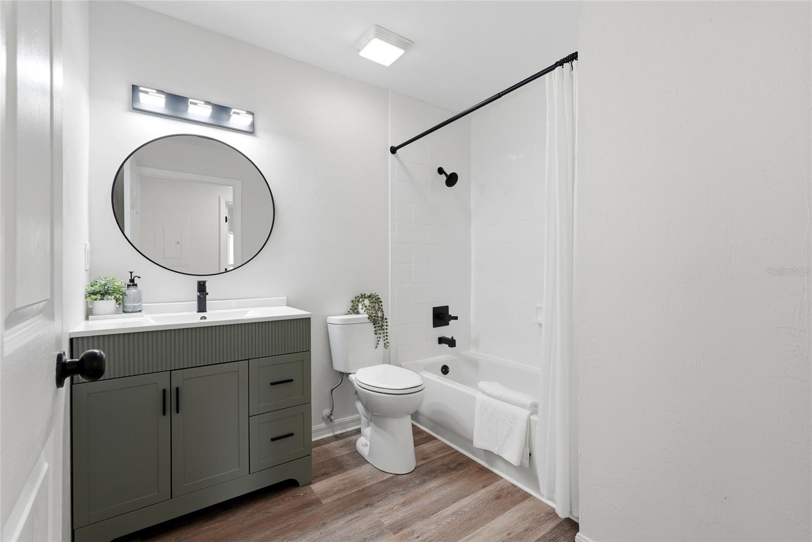 2208 Se 30th St Property Photo 17