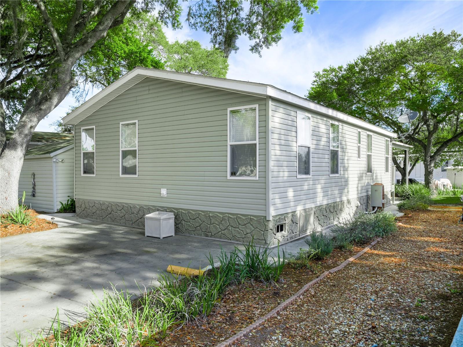 8 Night Owl Cir Property Photo 1