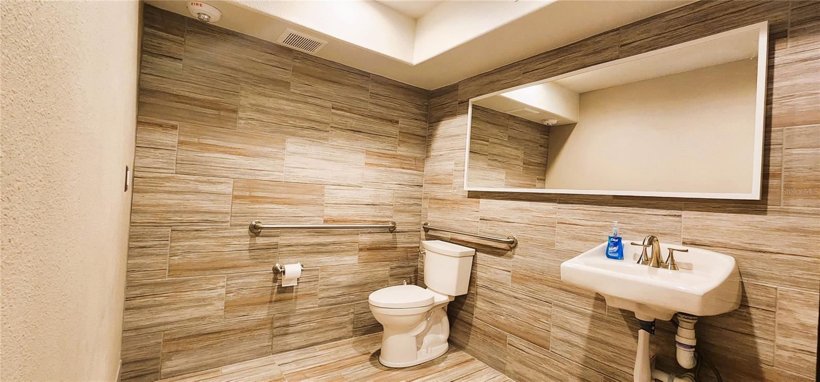 251 E Park Ave #102 Property Photo 10