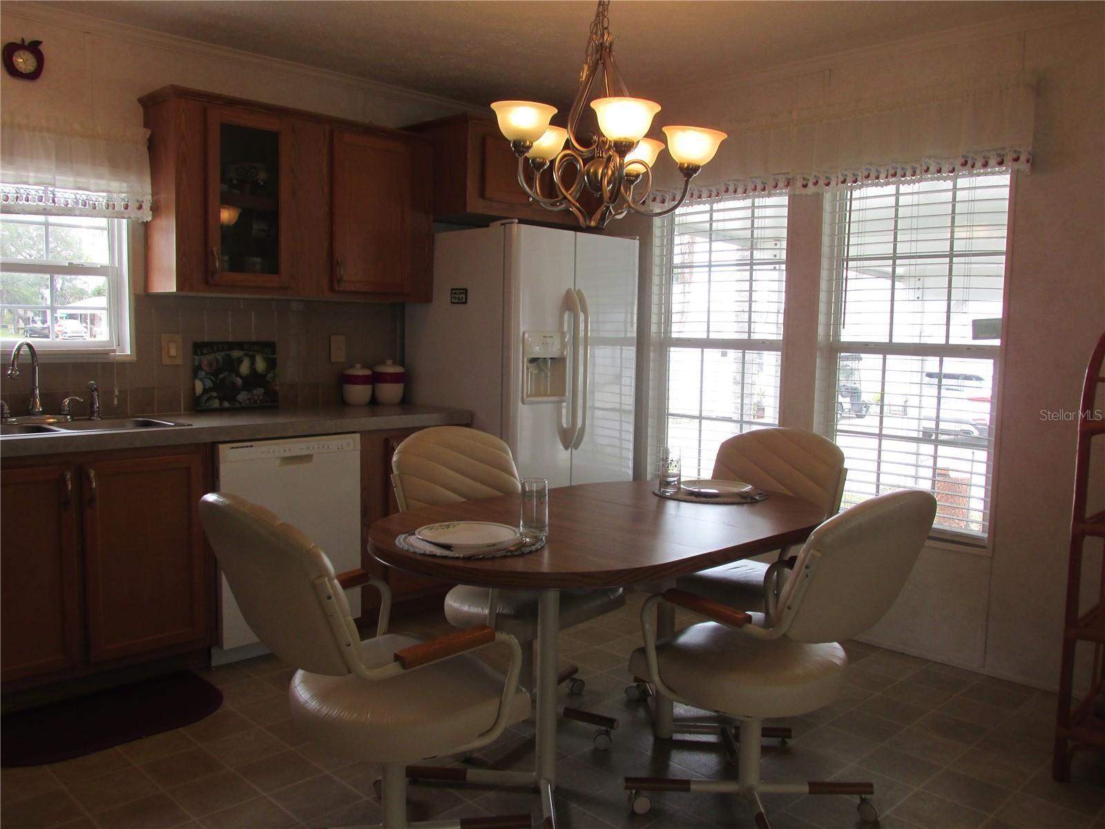 5 Queen Of Waters St Property Photo 8