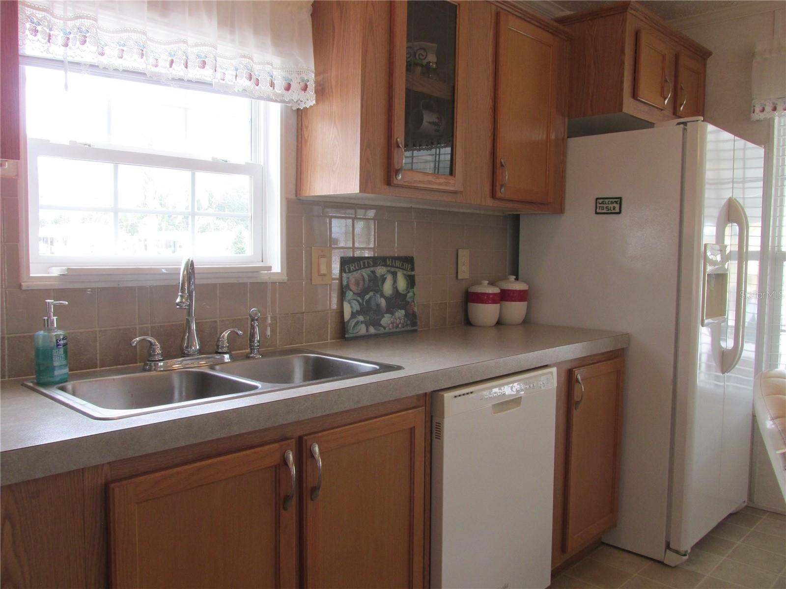 5 Queen Of Waters St Property Photo 11