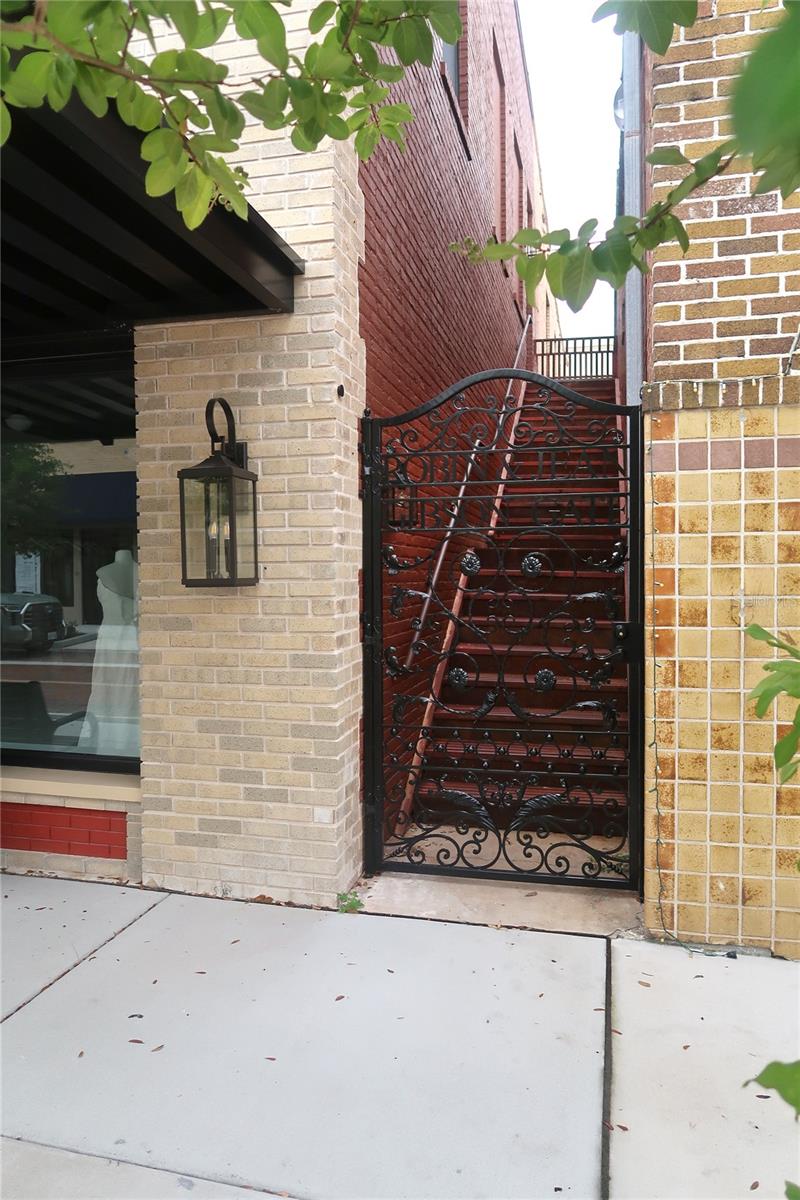 244 E Park Ave Property Photo 7