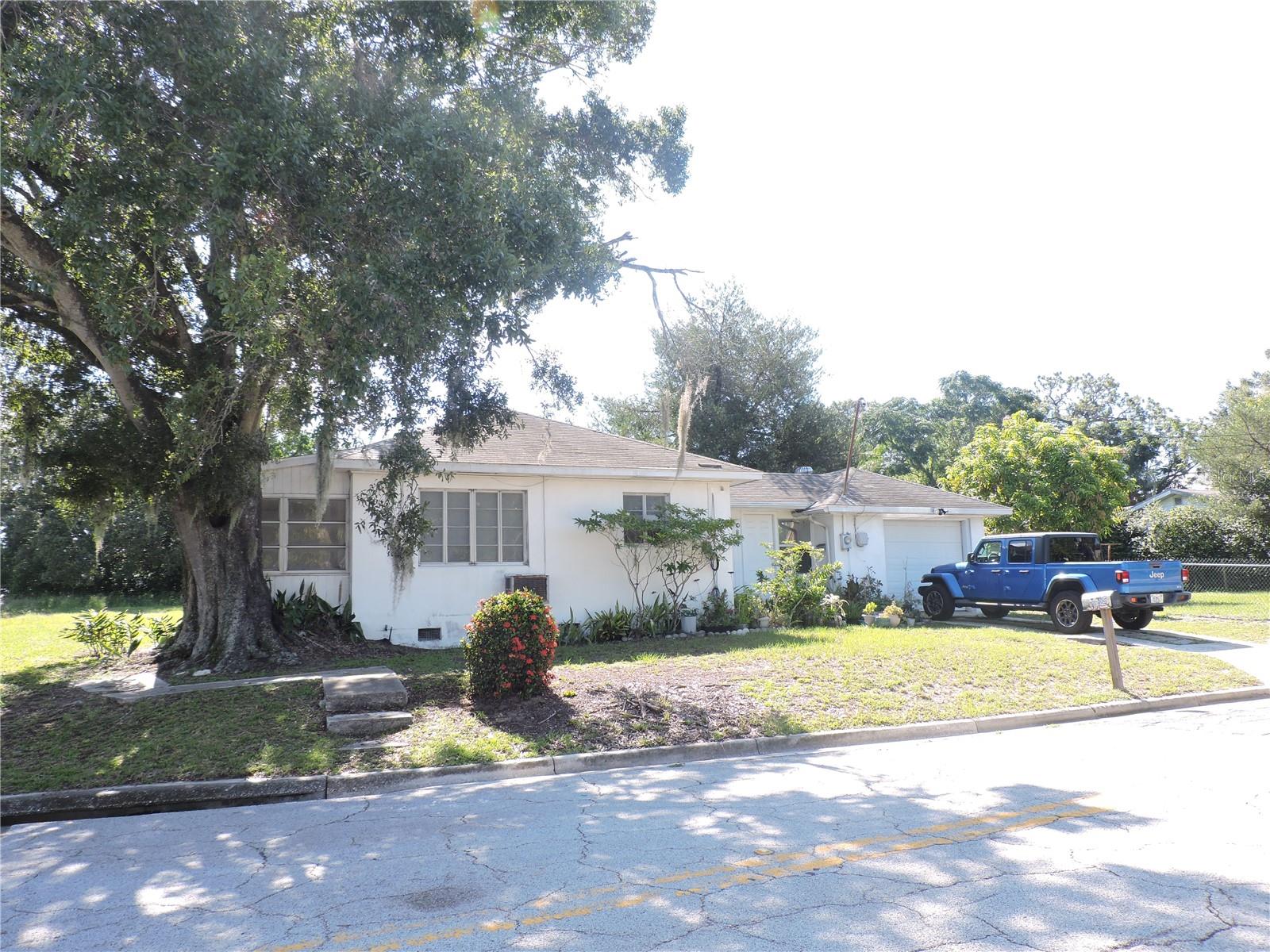 826 State Road 60 E Property Photo 1