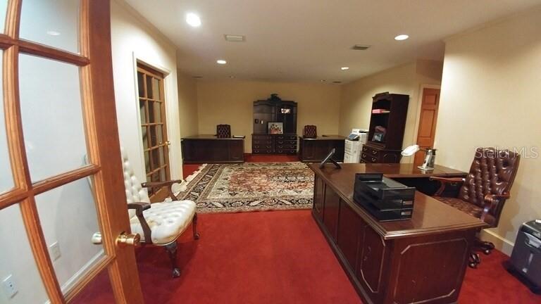 250 E Park Ave Property Photo 4