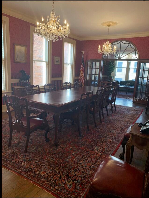 250 E Park Ave Property Photo 10